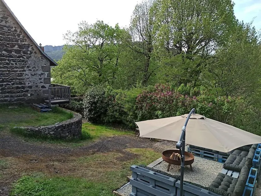 Gite L'Atelier De Charpentier Murol Holiday home