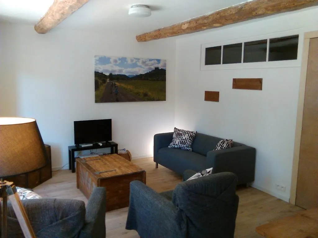 Gite L'Atelier De Charpentier Murol 0*,
